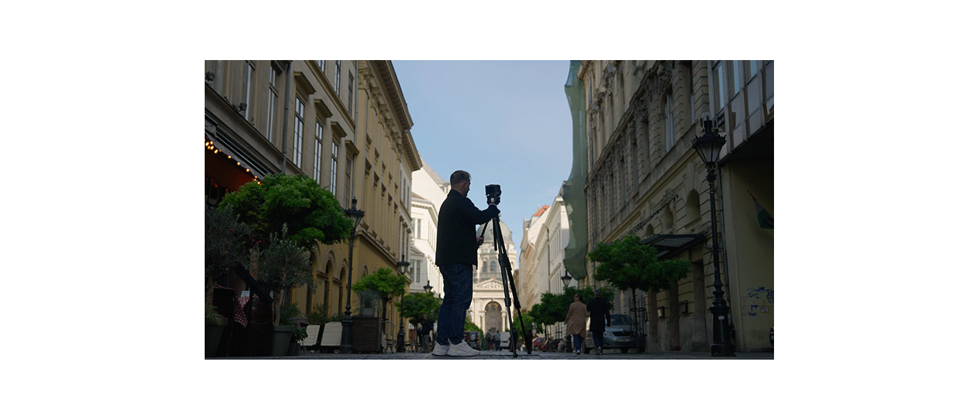 Redéfinir la Créativité Avec le Trépied : découvre comment le Manfrotto ONE Hybrid peut révolutionner ta manière de filmer.